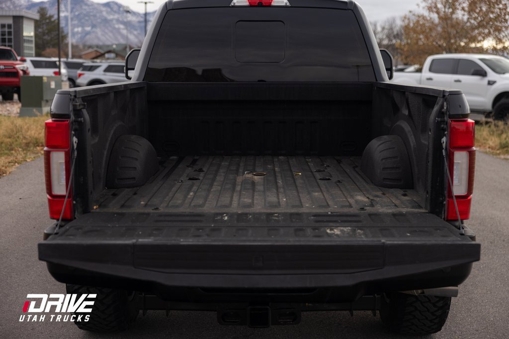 Used 2022 Ford F350 Platinum image 13