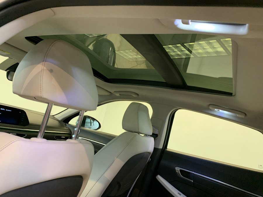 Used 2023 Hyundai Sonata Limited w/ Cargo Package FWD image 50