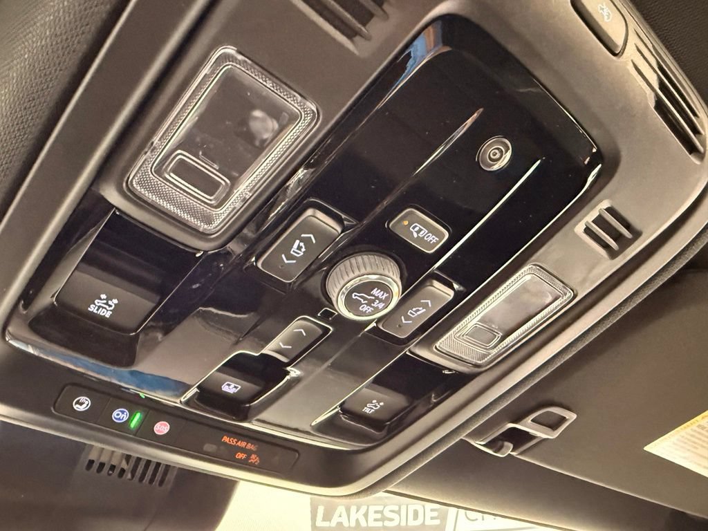 New 2026 Chevrolet Suburban Premier AWD/4WD image 40