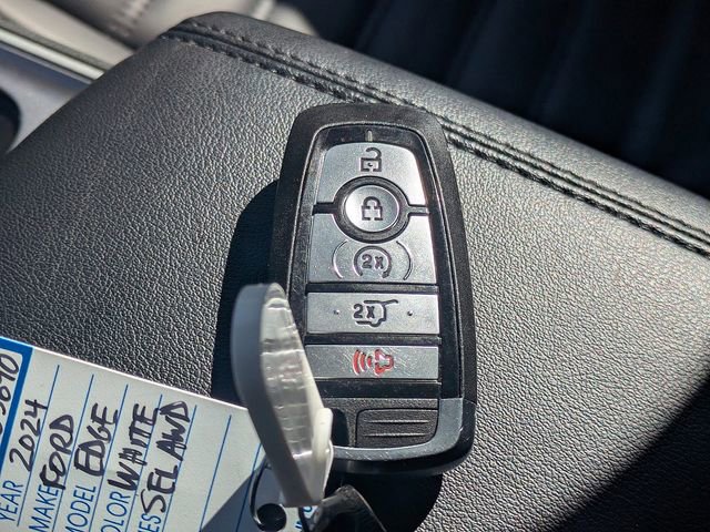 Used 2024 Ford Edge SEL w/ Convenience Package image 35
