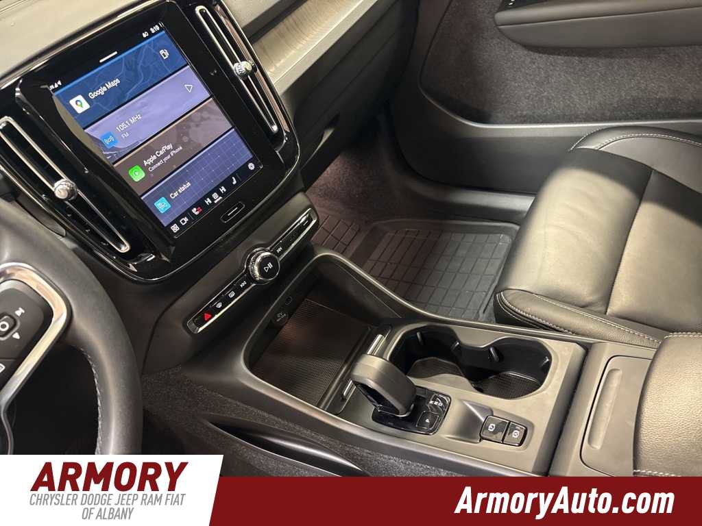 Used 2023 Volvo XC40 B5 Core w/ Convenience Package image 15