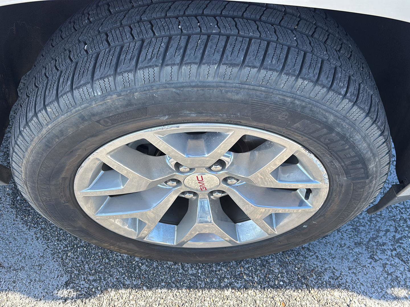 Used 2018 GMC Yukon SLT w/ HD Trailering Package image 9