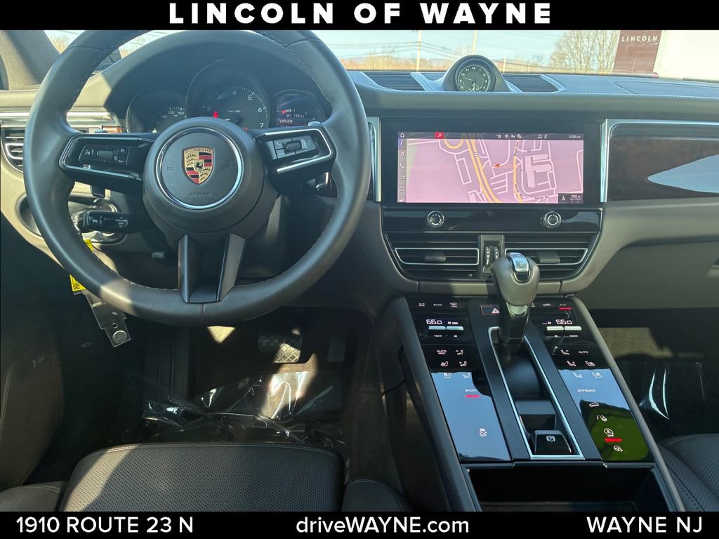 Used 2022 Porsche Macan image 23