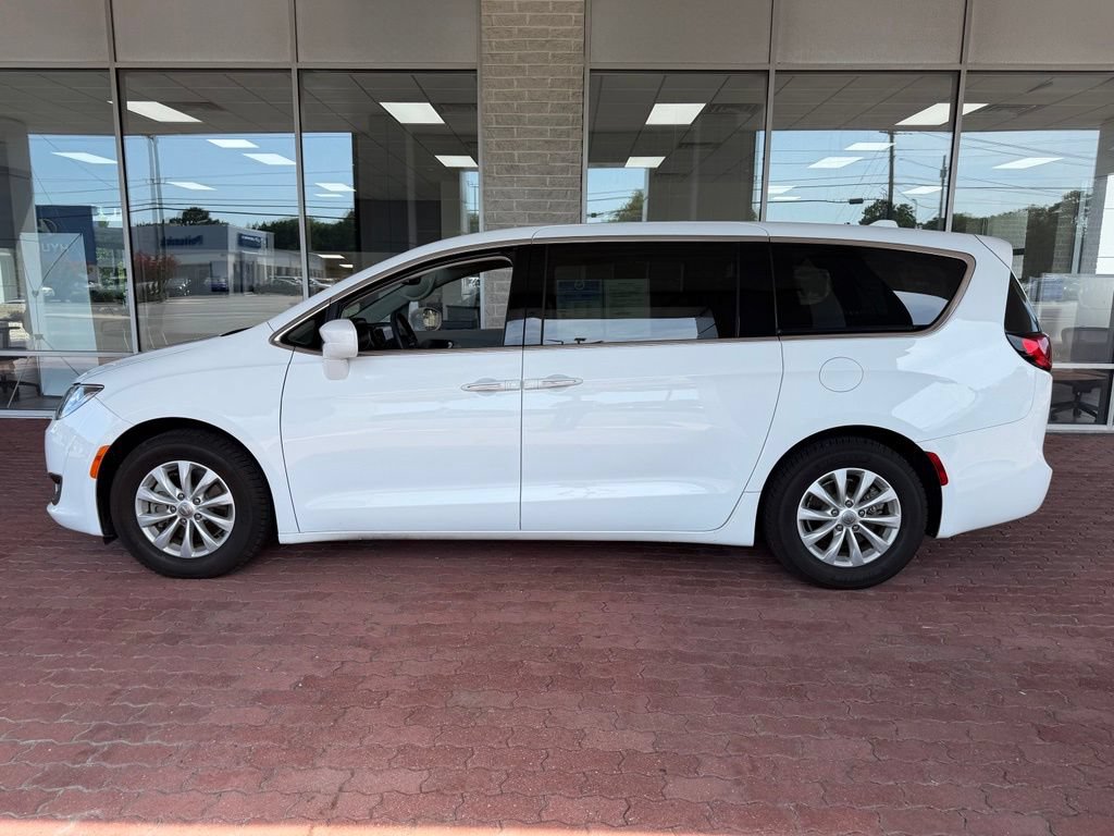 Used 2018 Chrysler Pacifica Touring Plus FWD image 25