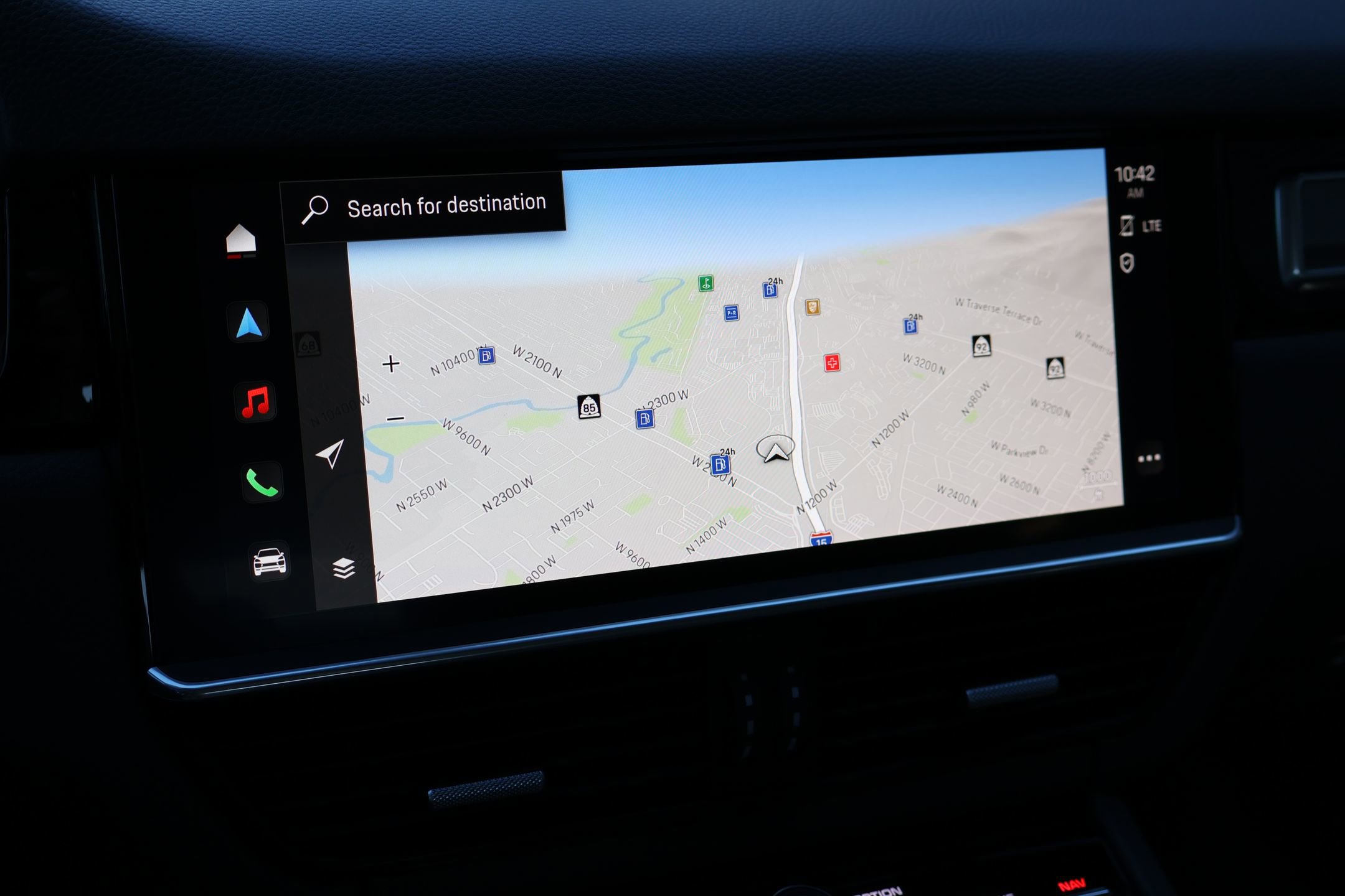 Certified 2023 Porsche Cayenne Platinum Edition image 19