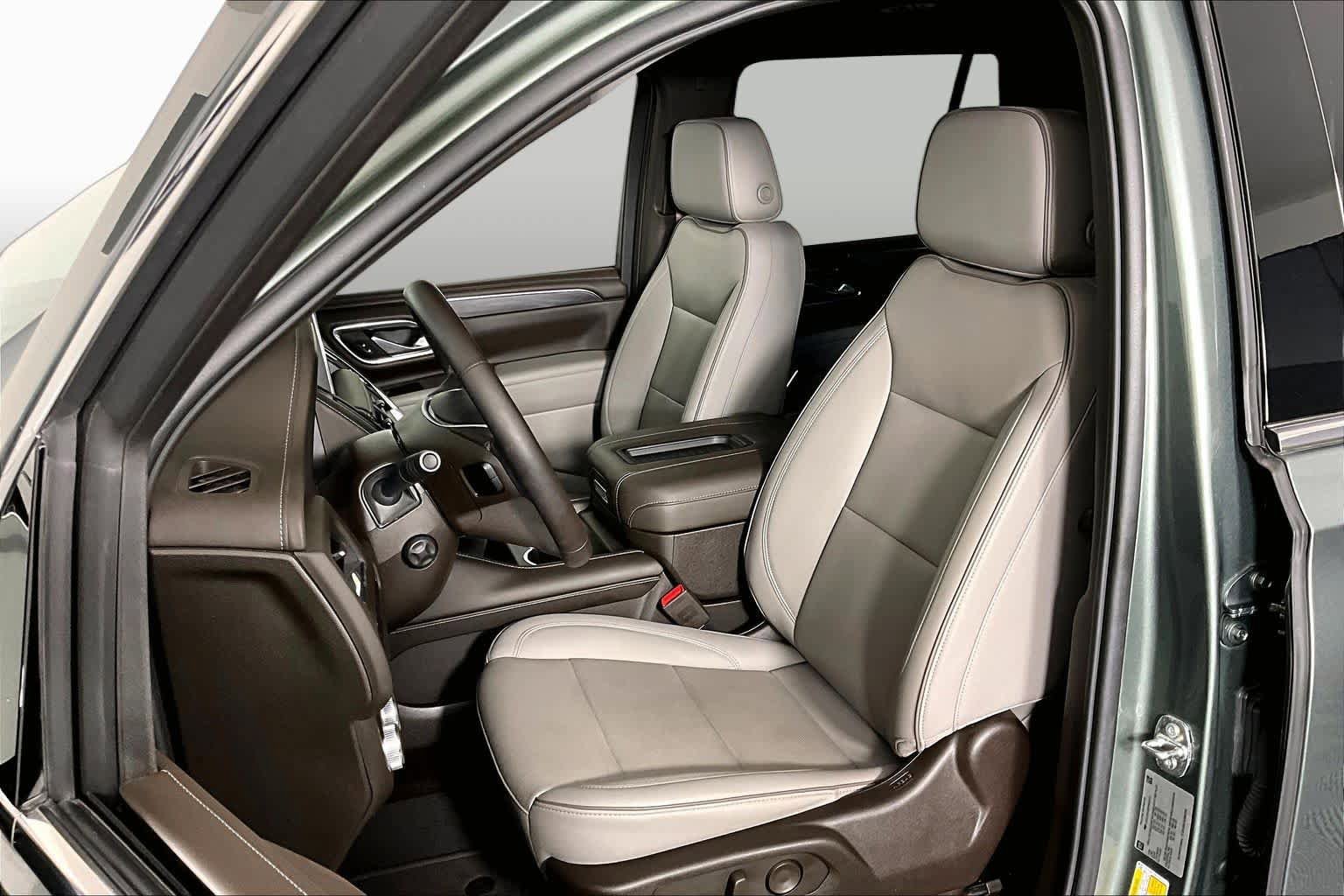 Certified 2023 GMC Yukon SLT w/ SLT Luxury Package RWD image 7