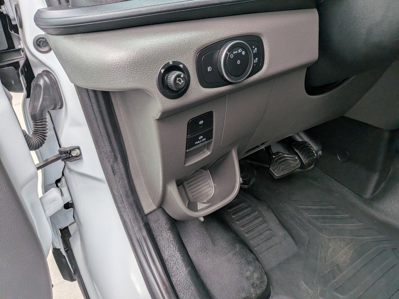 Used 2024 Ford Transit 250 Low Roof w/ Exterior Upgrade Package RWD image 17