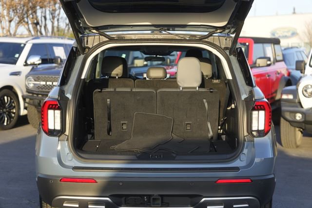 Used 2025 Ford Explorer Active w/ Active Comfort Package image 33