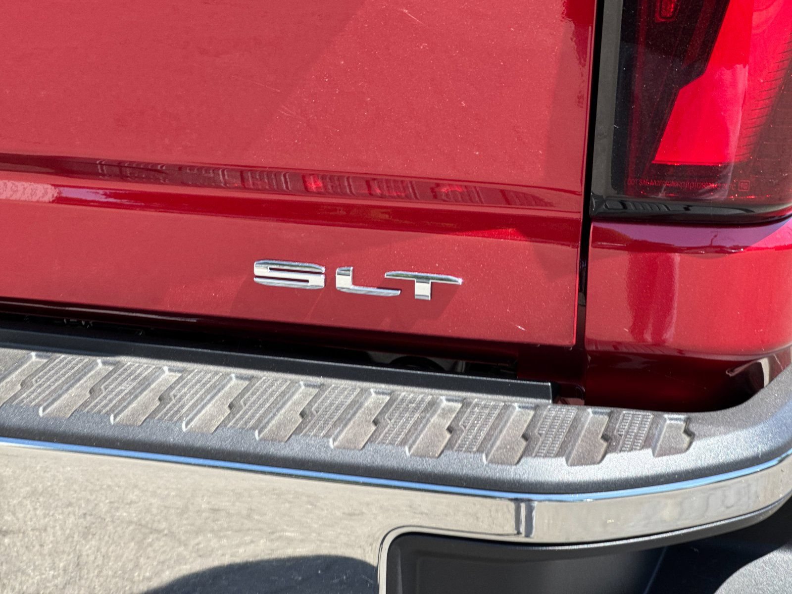 New 2026 GMC Sierra 2500 SLT w/ SLT Premium Package AWD/4WD image 32