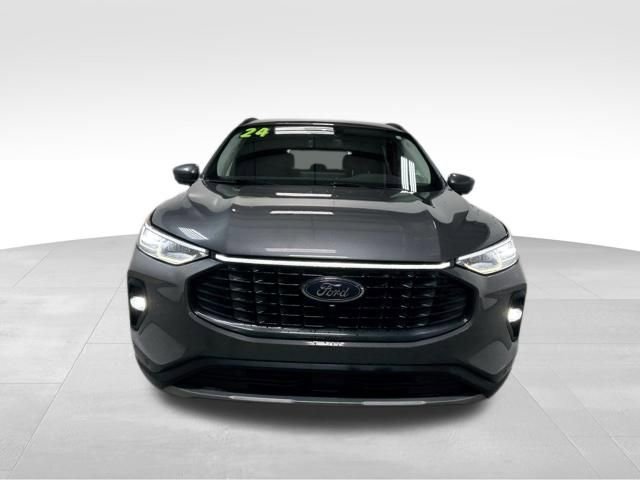 Used 2024 Ford Escape Platinum image 3