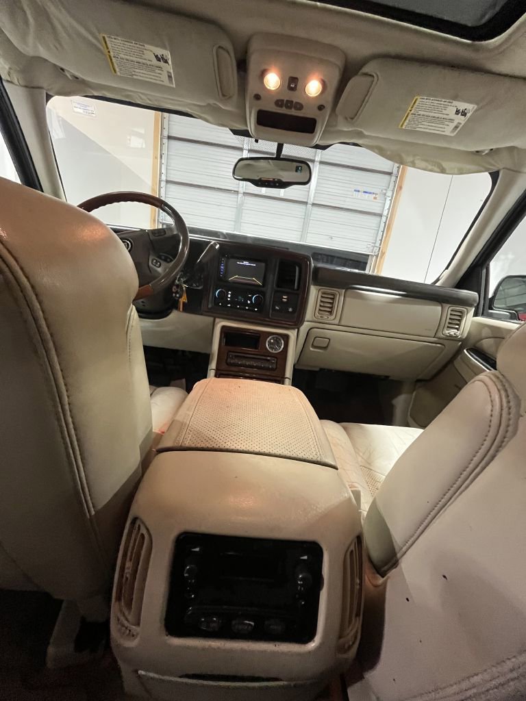 Used 2004 Cadillac Escalade EXT image 6