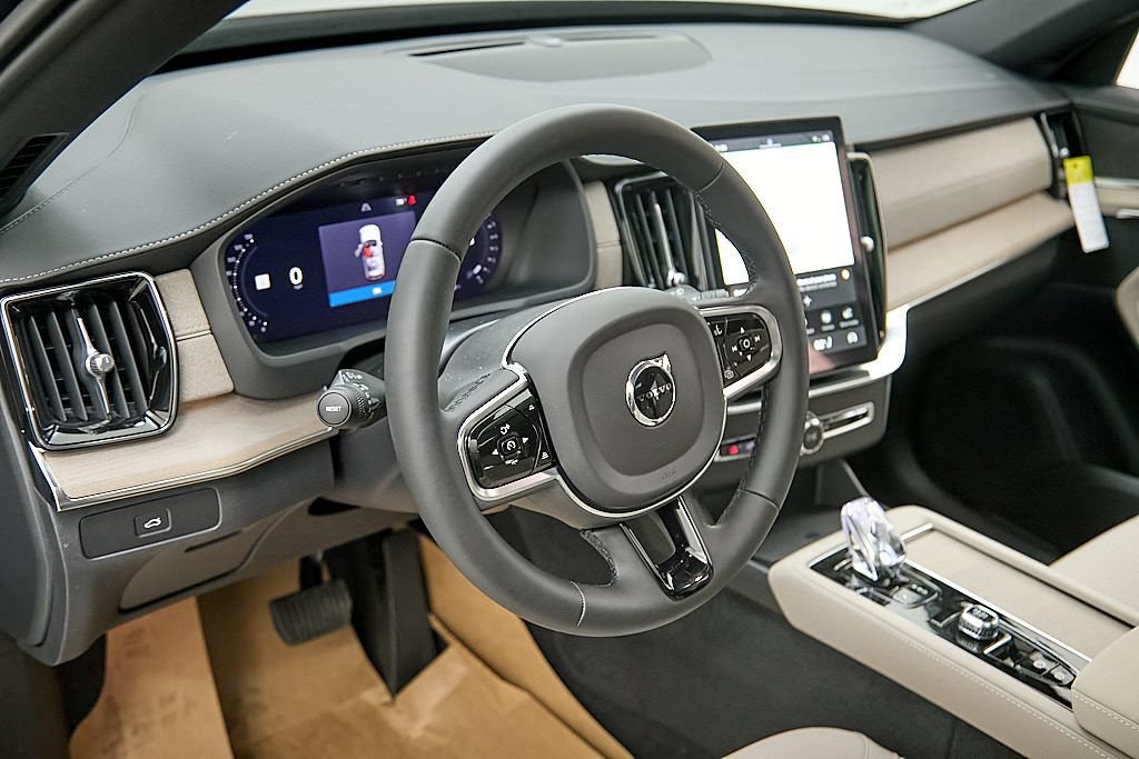 New 2026 Volvo XC90 B6 Plus w/ Protection Package AWD/4WD image 12