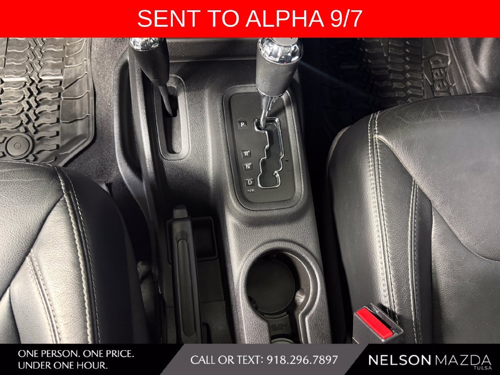 Used 2014 Jeep Wrangler Unlimited Rubicon w/ Connectivity Group AWD/4WD image 27