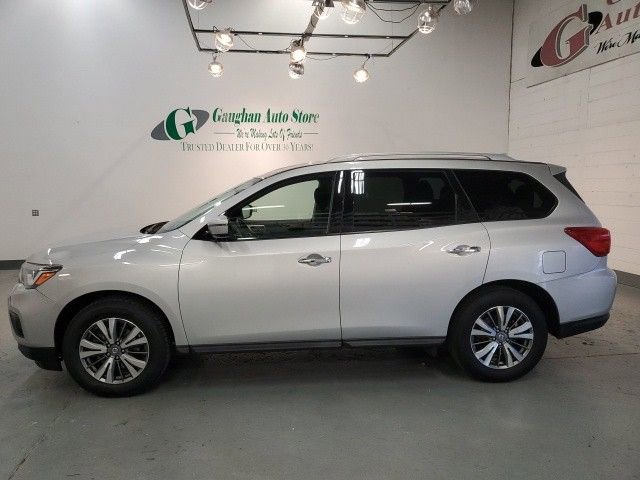 Used 2020 Nissan Pathfinder SV image 3