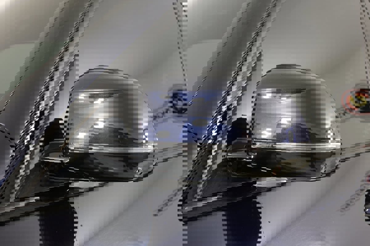 Used 2020 BMW X5 M50i w/ Premium Package image 53