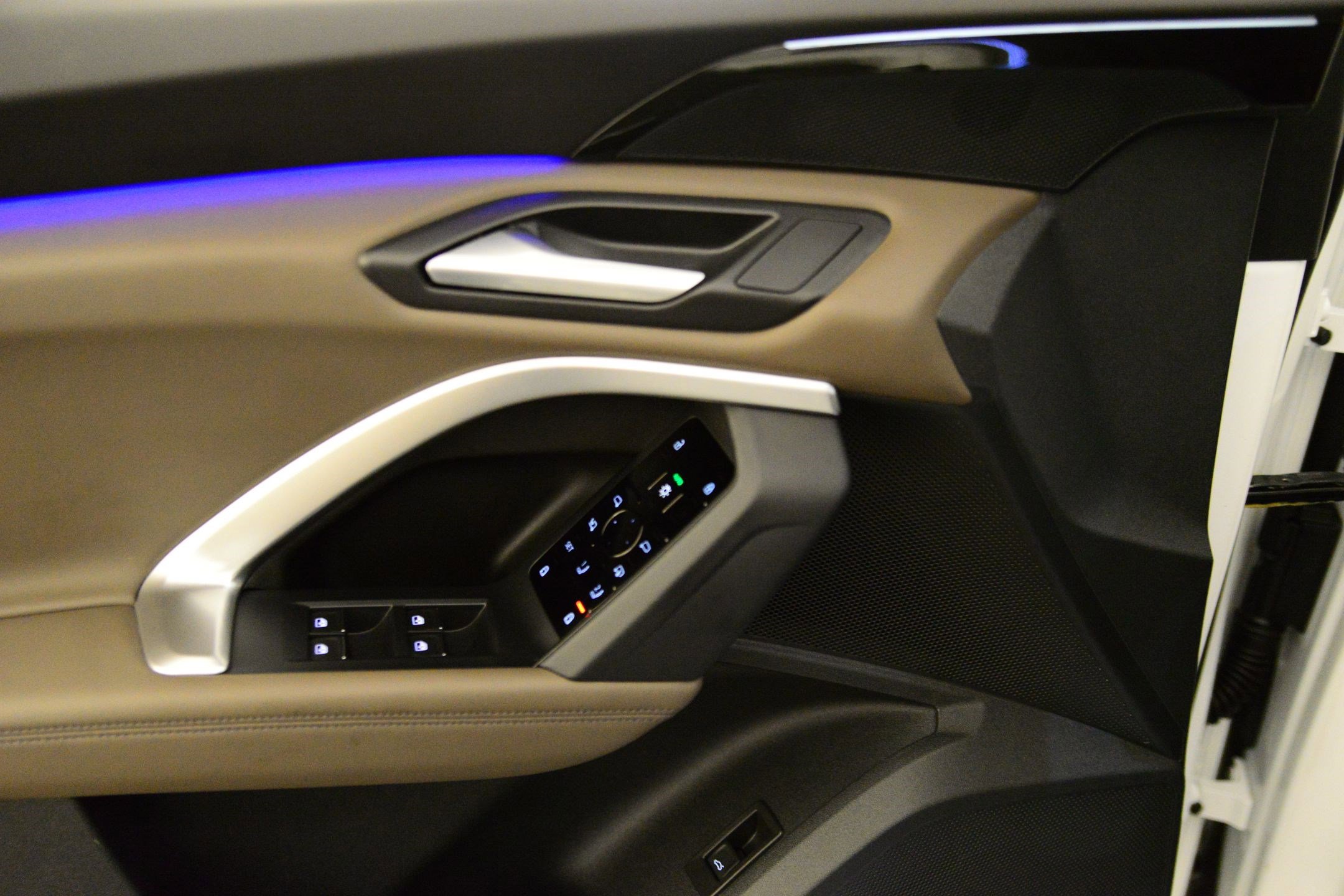 Certified 2025 Audi Q5 Premium w/ Convenience Package image 9