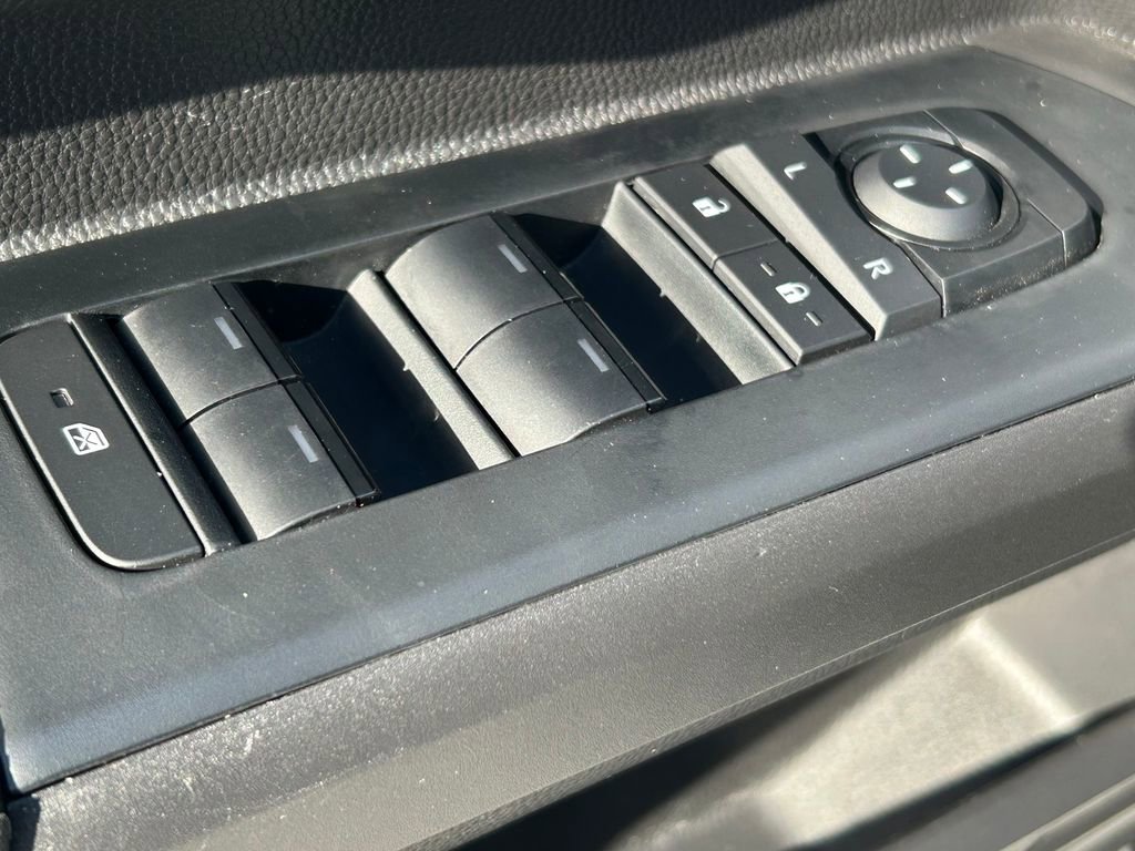 Certified 2025 Toyota Tacoma TRD Sport image 19