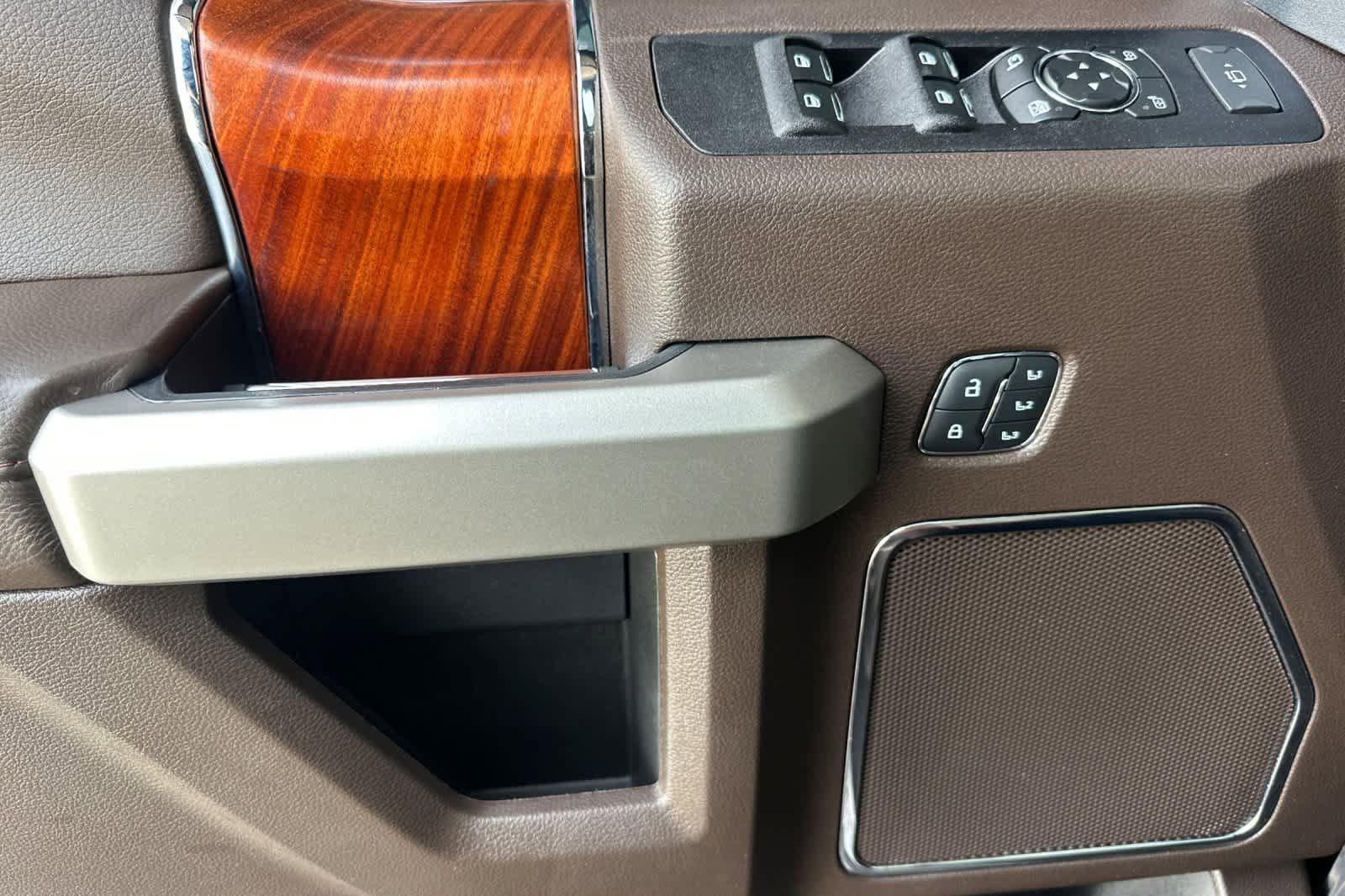 Certified 2022 Ford F350 King Ranch w/ King Ranch Ultimate Package AWD/4WD image 12