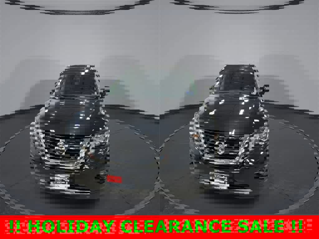 Used 2019 Nissan Pathfinder SV image 3