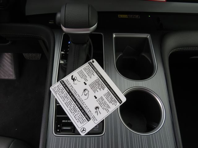 Certified 2026 Toyota Sienna XLE image 28