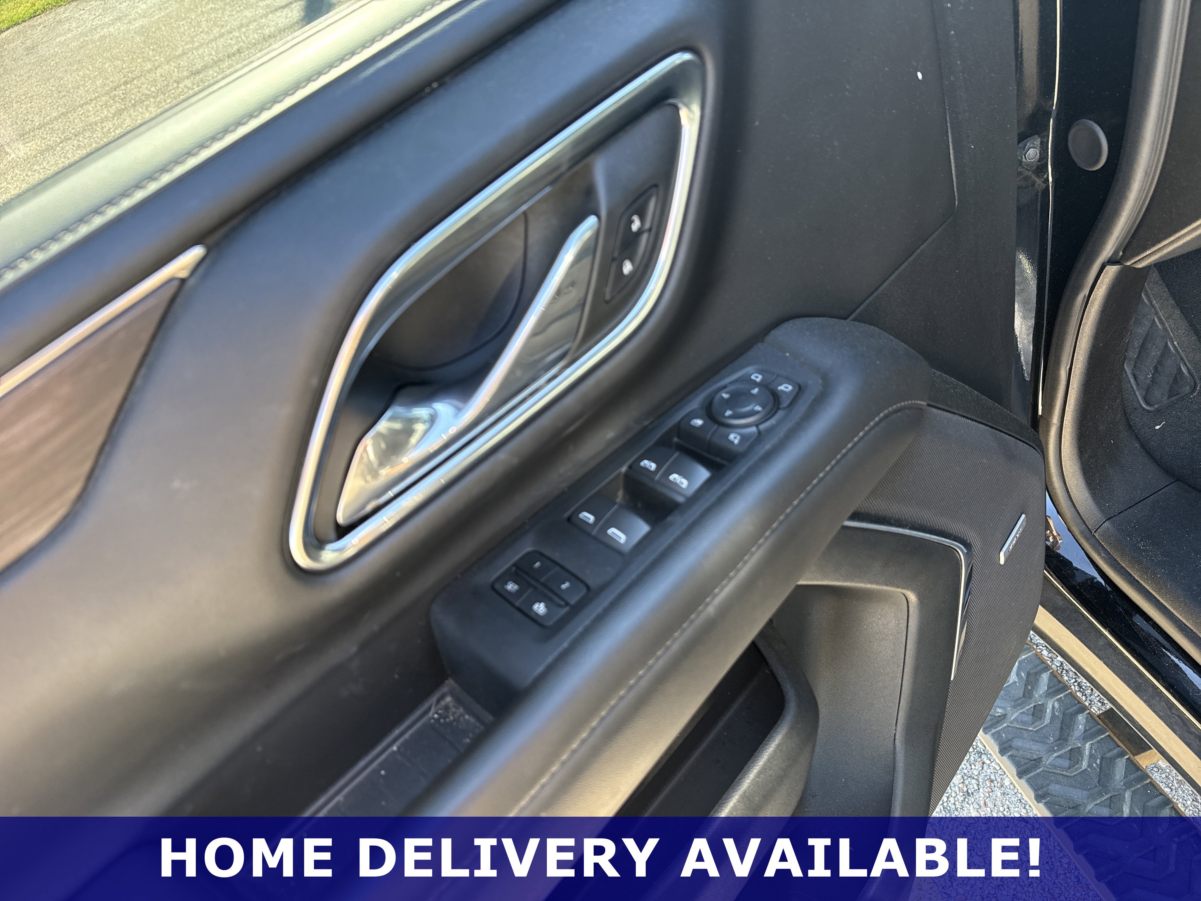 Used 2024 Chevrolet Tahoe Z71 w/ Luxury Package AWD/4WD image 25