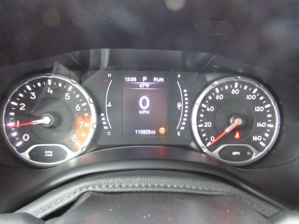 Used 2017 Jeep Renegade Latitude w/ Cold Weather Group image 21