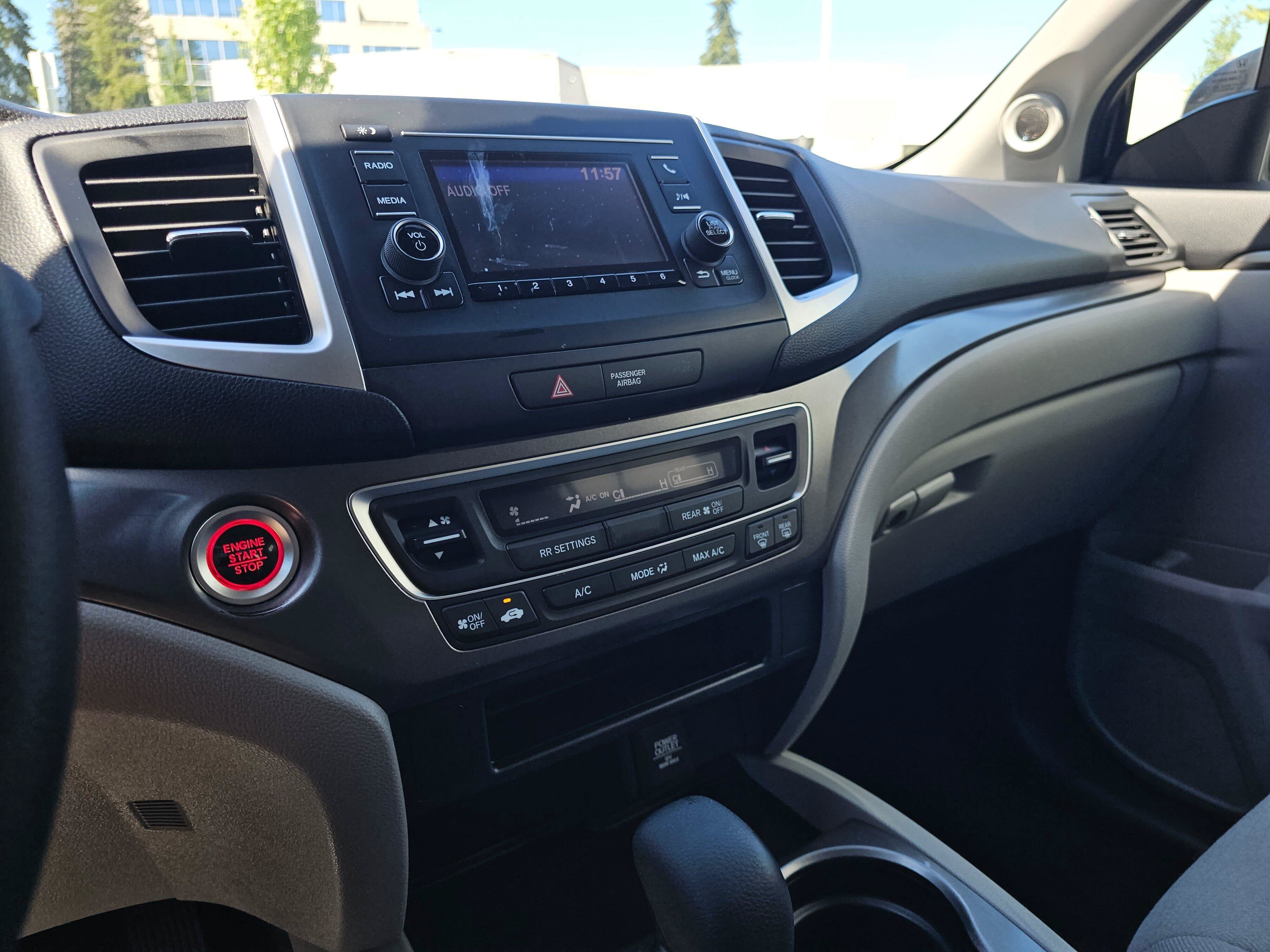 Used 2018 Honda Pilot LX image 26