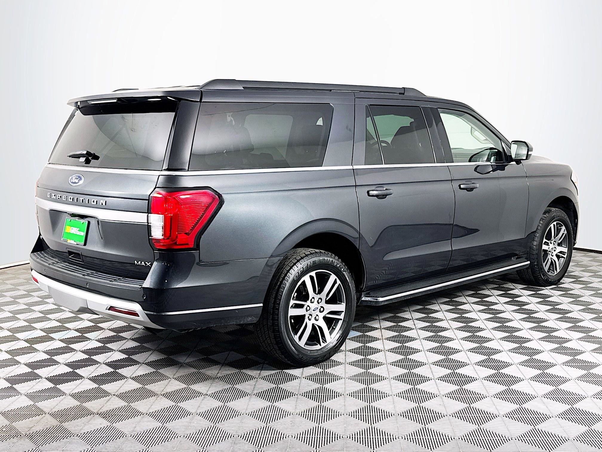 Used 2022 Ford Expedition Max XLT image 10