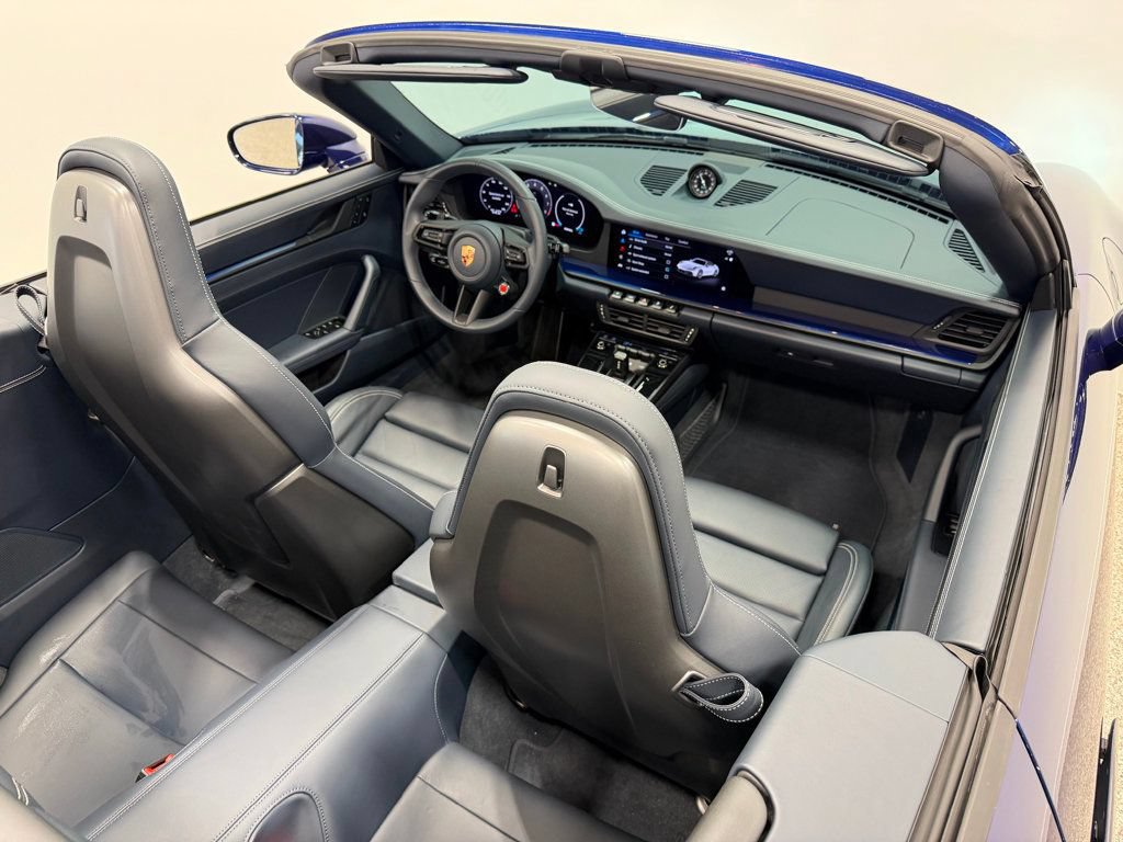 Used 2025 Porsche 911 GTS image 24
