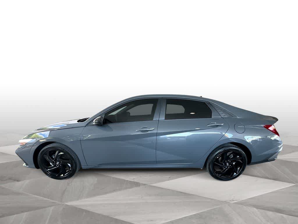 Used 2026 Hyundai Elantra Sport FWD image 5