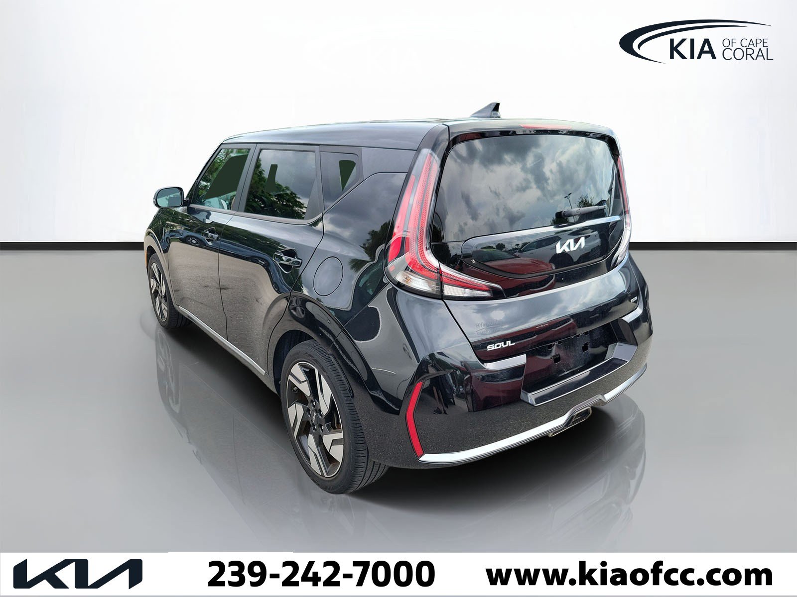 Certified 2023 Kia Soul GT-Line FWD image 4