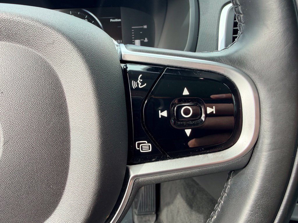 Used 2018 Volvo XC90 T5 Momentum w/ Convenience Package AWD/4WD image 35