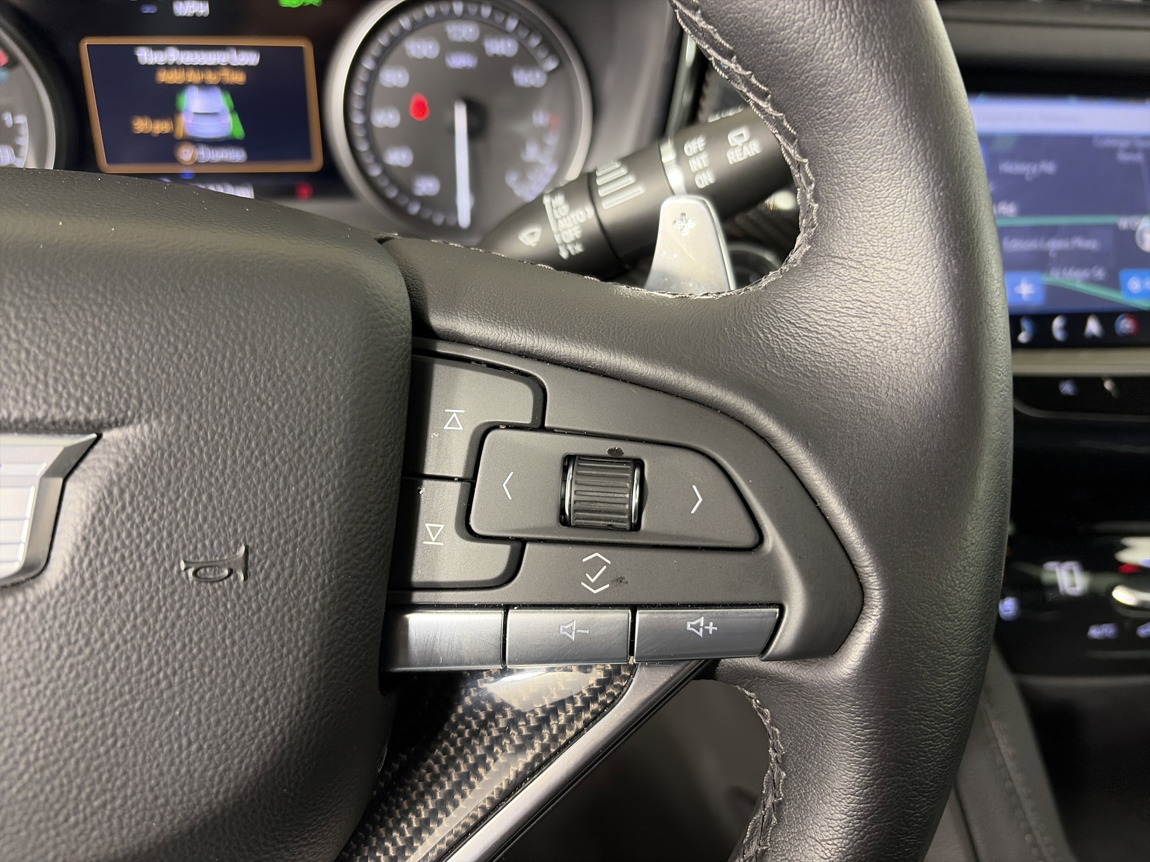 Certified 2024 Cadillac XT6 Sport w/ Technology Package image 39