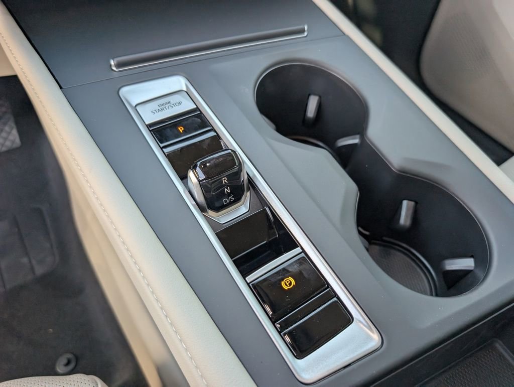 New 2025 Volkswagen Atlas SE image 12