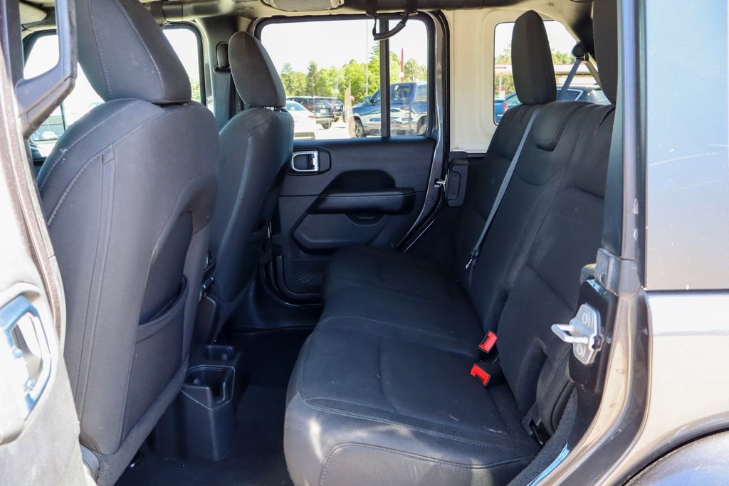 Used 2019 Jeep Wrangler Unlimited Sahara w/ Safety Group AWD/4WD image 28