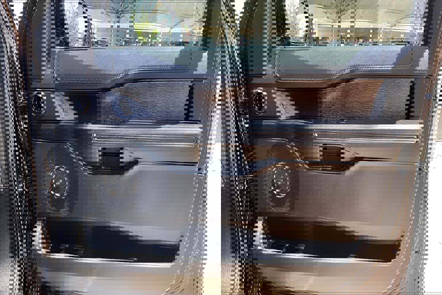 Used 2020 Ford Expedition Limited w/ Equipment Group 301A RWD image 23