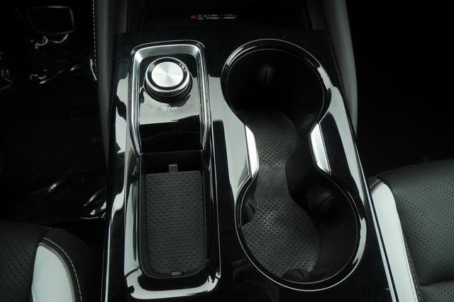 Used 2025 Buick Envision Sport Touring image 23