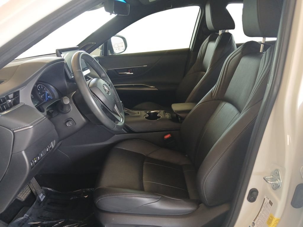 Used 2022 Toyota Venza Limited AWD/4WD image 9