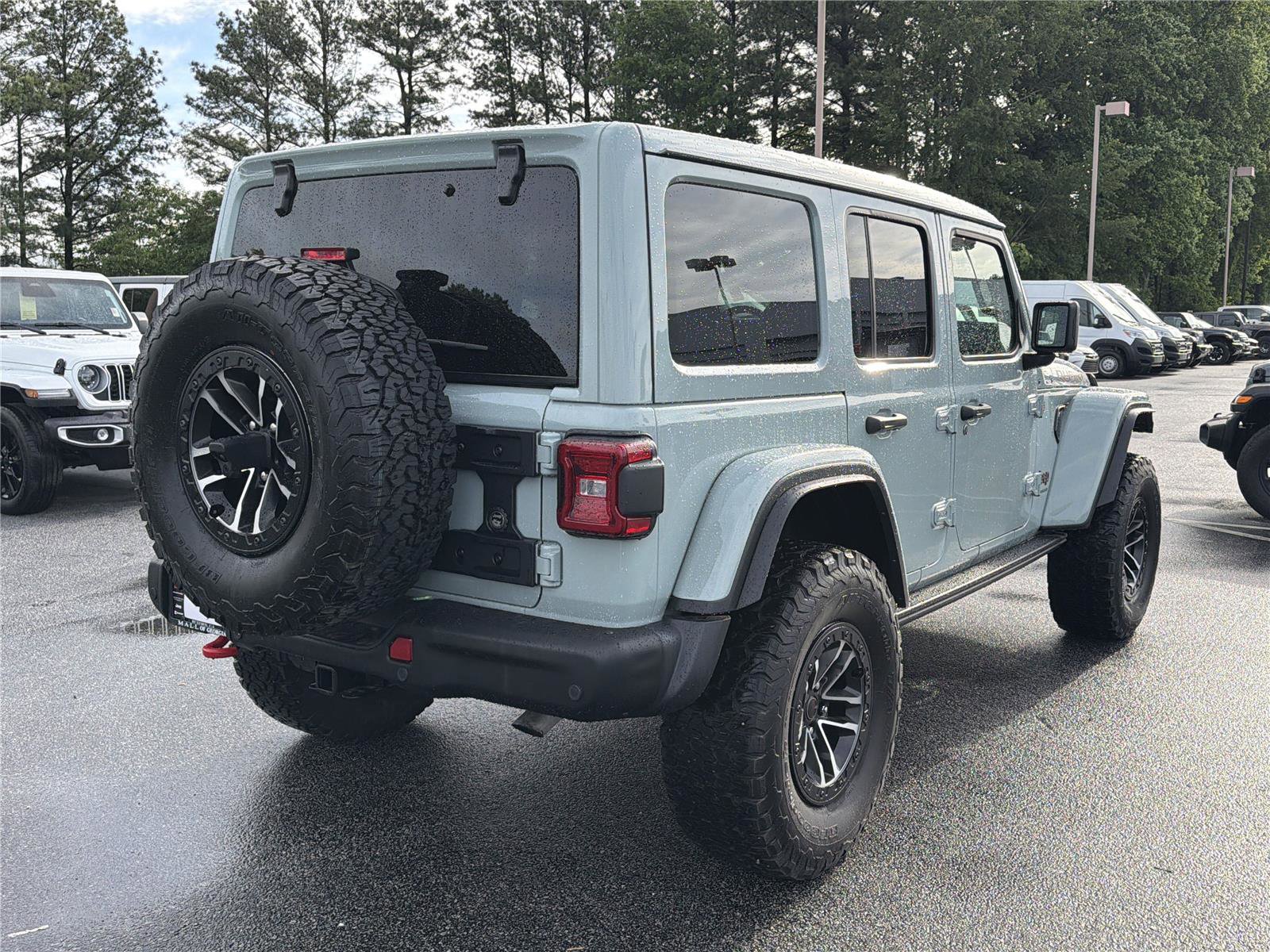 Used 2024 Jeep Wrangler Unlimited Rubicon AWD/4WD image 6