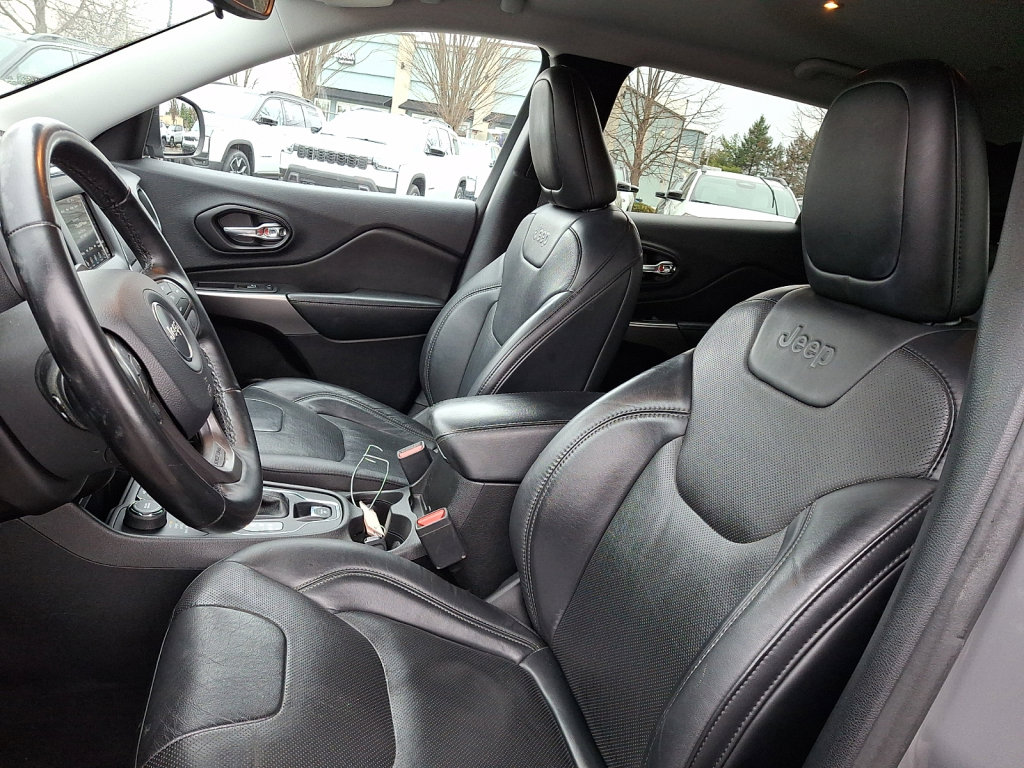 Used 2020 Jeep Cherokee Latitude Lux w/ Quick Order Package 2YH Lux image 24