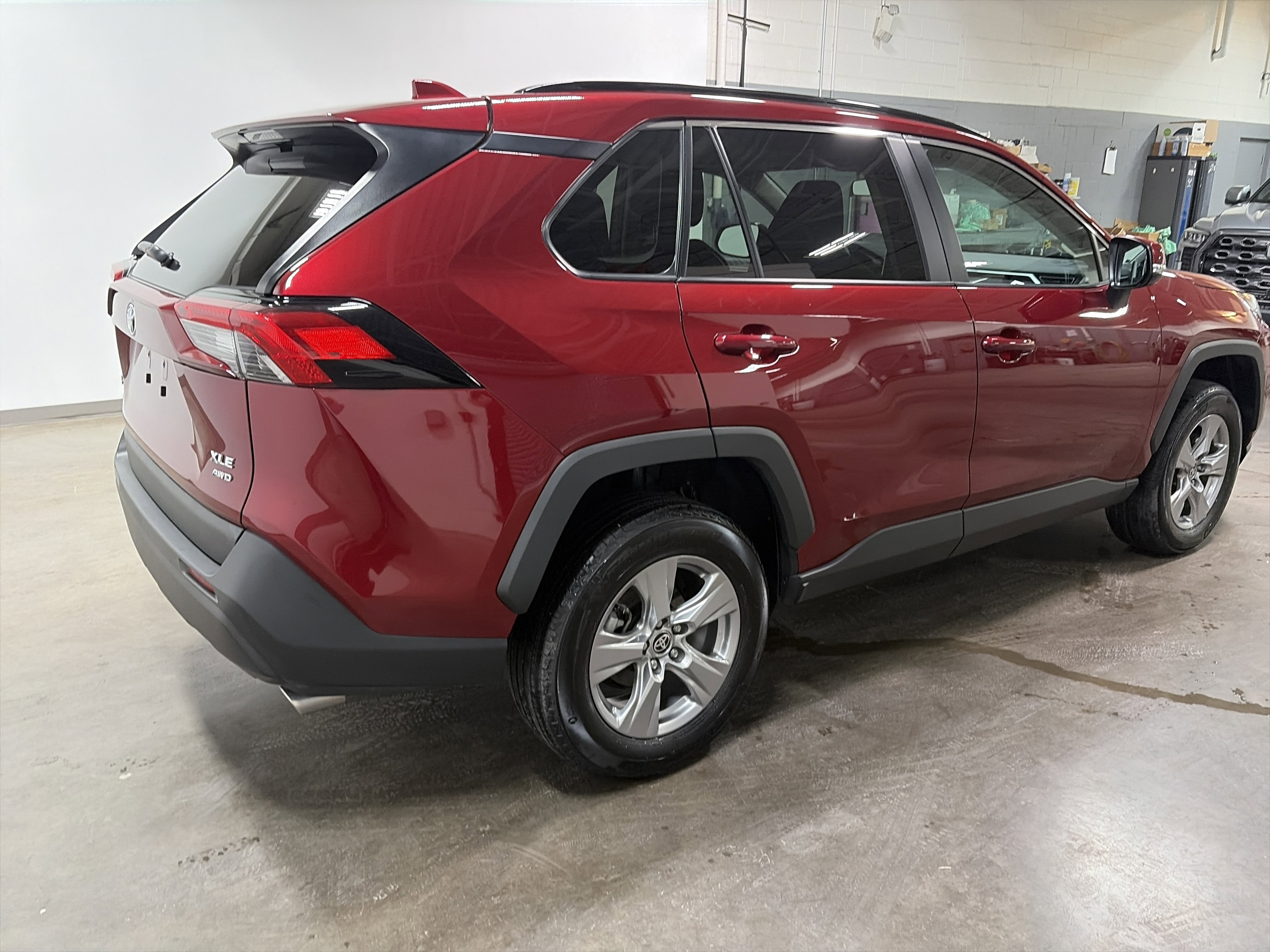 Used 2025 Toyota RAV4 XLE video 3