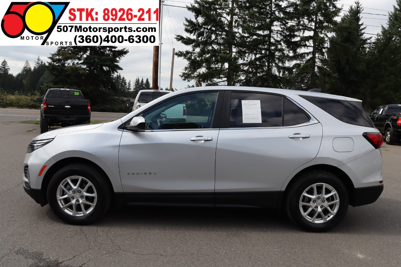 Used 2022 Chevrolet Equinox LT w/ Driver Convenience Package image 4