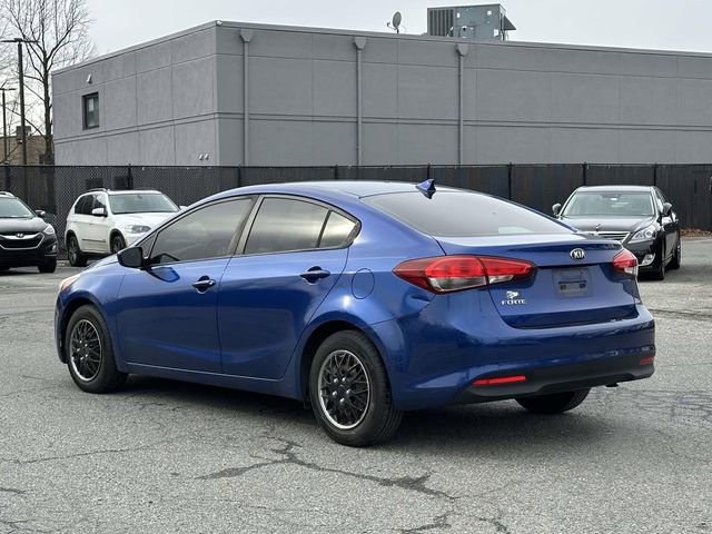 Used 2017 Kia Forte LX image 2