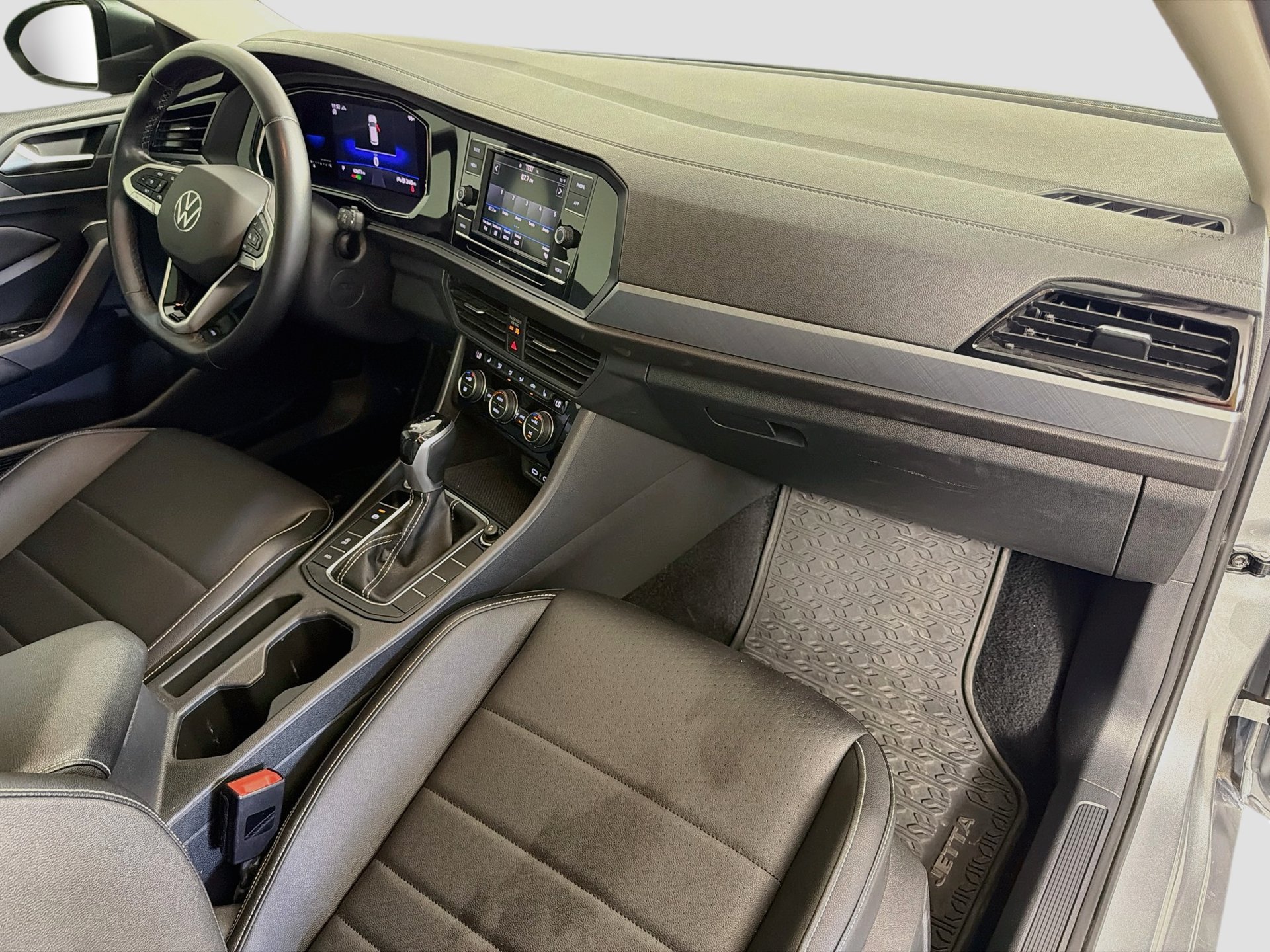 Certified 2023 Volkswagen Jetta SE FWD image 26