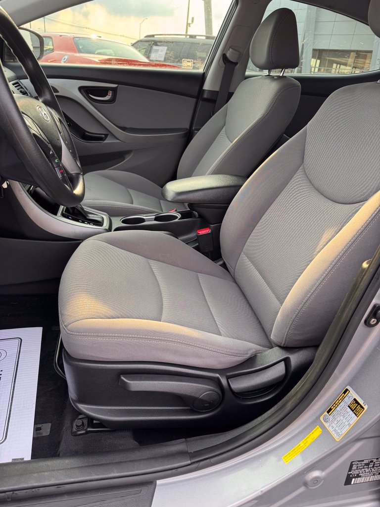 Used 2014 Hyundai Elantra SE w/ Option Group 02 FWD image 9