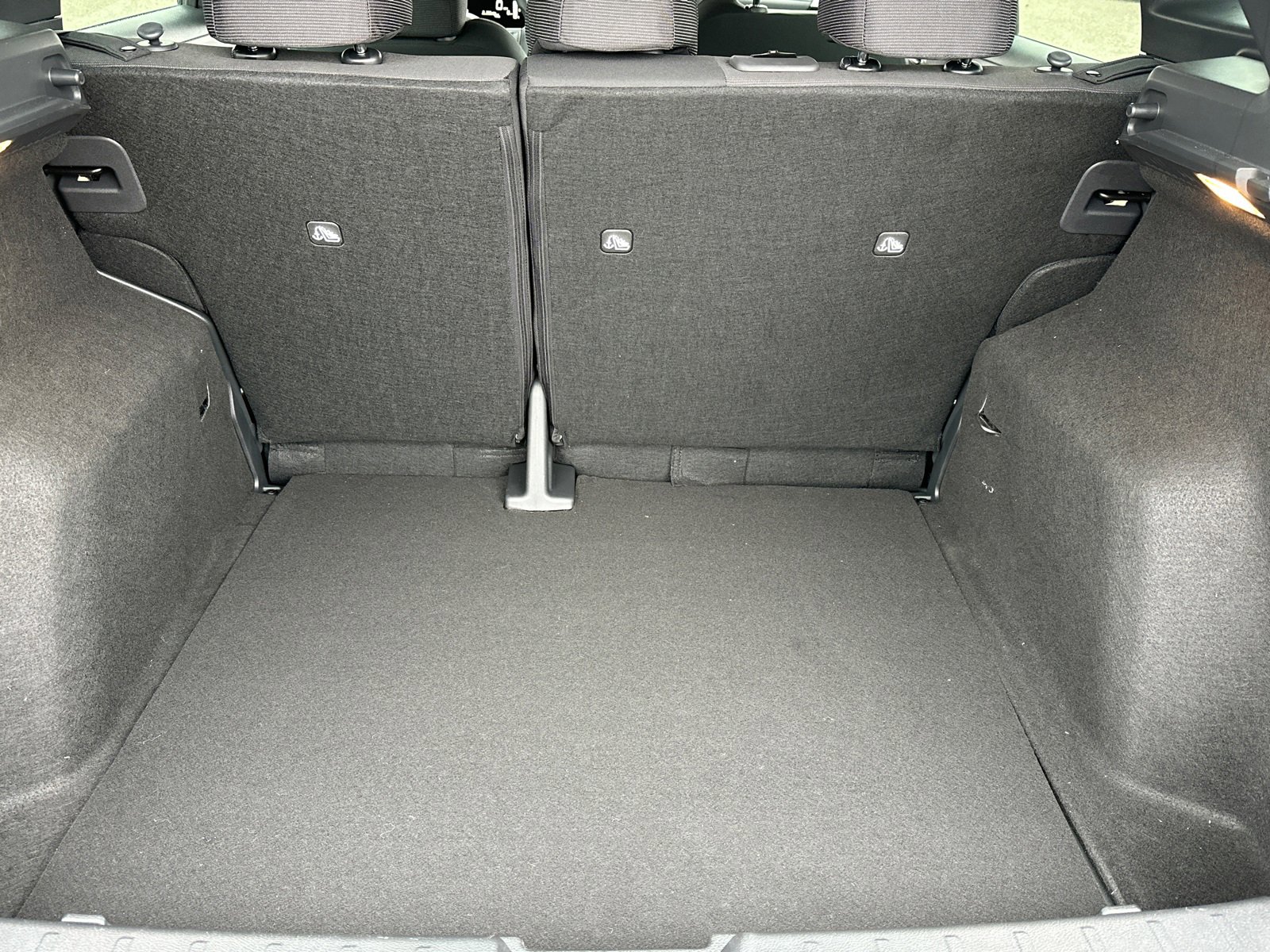 New 2026 Nissan Kicks S w/ Charging Package image 18