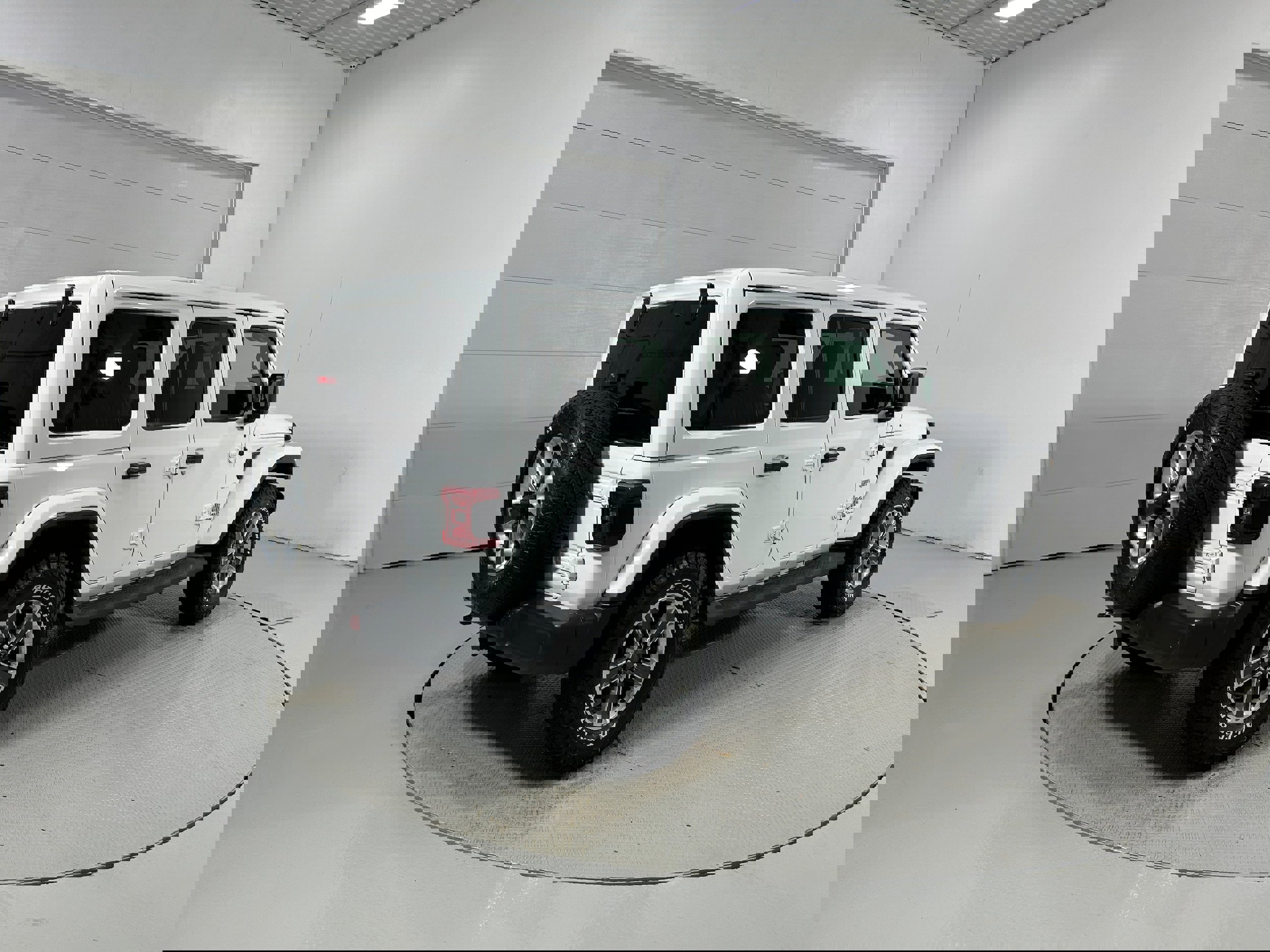 Used 2019 Jeep Wrangler Unlimited Sahara w/ Uconnect 4C Nav & Sound Group image 35