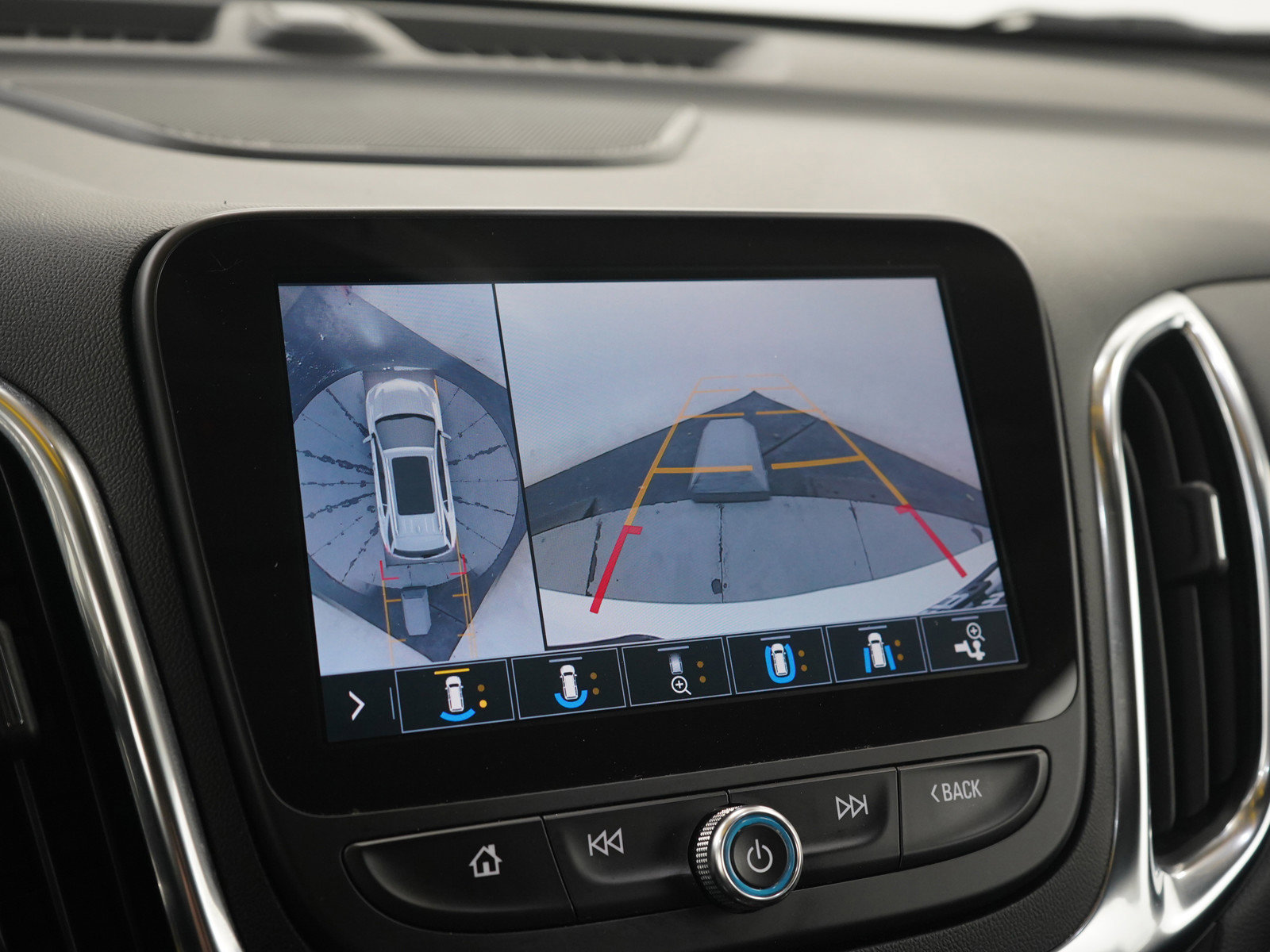 Used 2021 Chevrolet Equinox Premier AWD/4WD image 22
