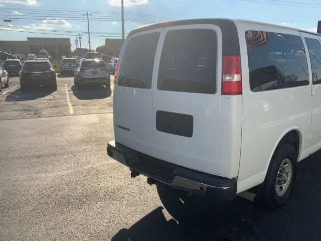 Used 2018 Chevrolet Express 3500 LT w/ LT Preferred Equipment Group RWD image 27