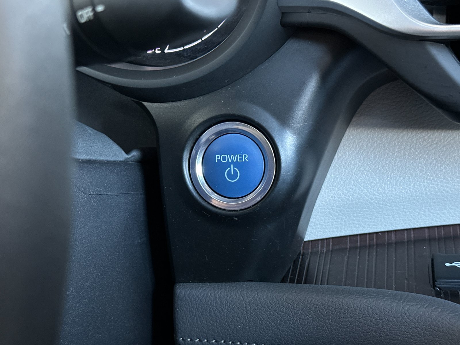 Used 2024 Toyota Sienna XLE w/ XLE Plus Package FWD image 23